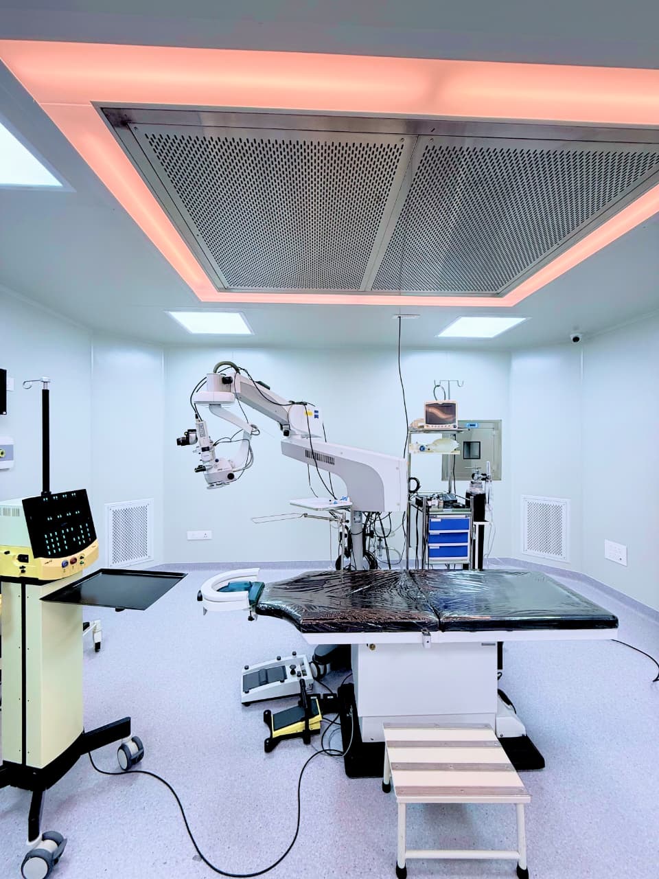 Appasamy Galaxy Leo phacoemulsification system console used for hands-on fellowship training